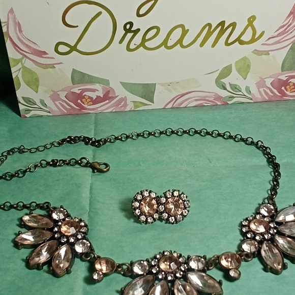 Rhinestone necklace and earings - Picture 5 of 5